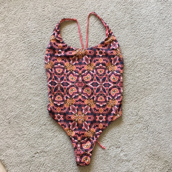 Billabong one-piece swim/bathing suit - Picture 3 of 6